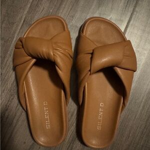 Silent D Women's Brown Knotted Slide Sandals